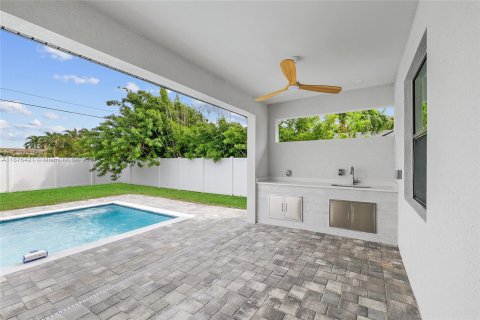 Casa en venta en Cape Coral, Florida, 3 dormitorios, 173.63 m2 № 1399999 - foto 22