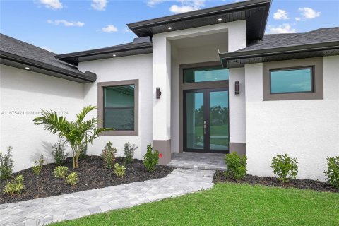 Casa en venta en Cape Coral, Florida, 3 dormitorios, 173.63 m2 № 1399999 - foto 3