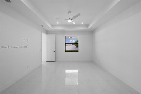 Casa en venta en Cape Coral, Florida, 3 dormitorios, 173.63 m2 № 1399999 - foto 17