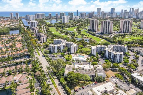 Condo in Aventura, Florida, 1 bedroom  № 1233070 - photo 4