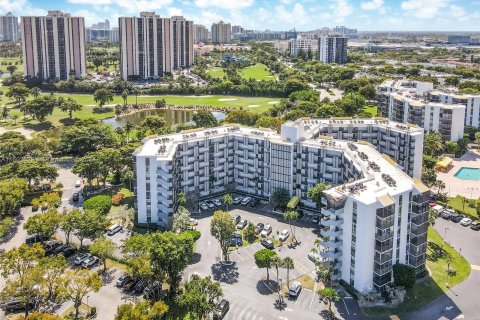 Condo in Aventura, Florida, 1 bedroom  № 1233070 - photo 24