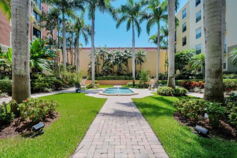 Condo in West Palm Beach, Florida, 2 bedrooms  № 1127619 - photo 7