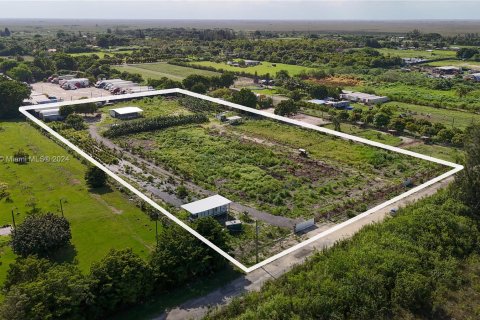 Propiedad comercial en venta en Miami, Florida № 1282886 - foto 8