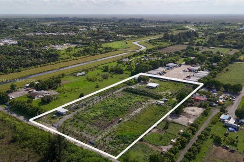 Propiedad comercial en venta en Miami, Florida № 1282886 - foto 3