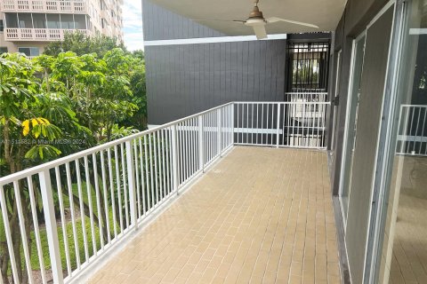 Condominio en venta en Hollywood, Florida, 2 dormitorios, 124.86 m2 № 942390 - foto 1