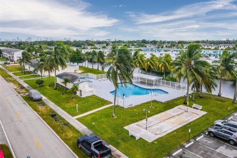 Condominio en venta en Miami Gardens, Florida, 1 dormitorio, 53.51 m2 № 1355382 - foto 16