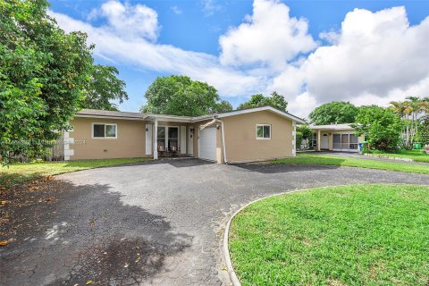 Villa ou maison à vendre à Sunrise, Floride: 3 chambres, 133.04 m2 № 1355466 - photo 1