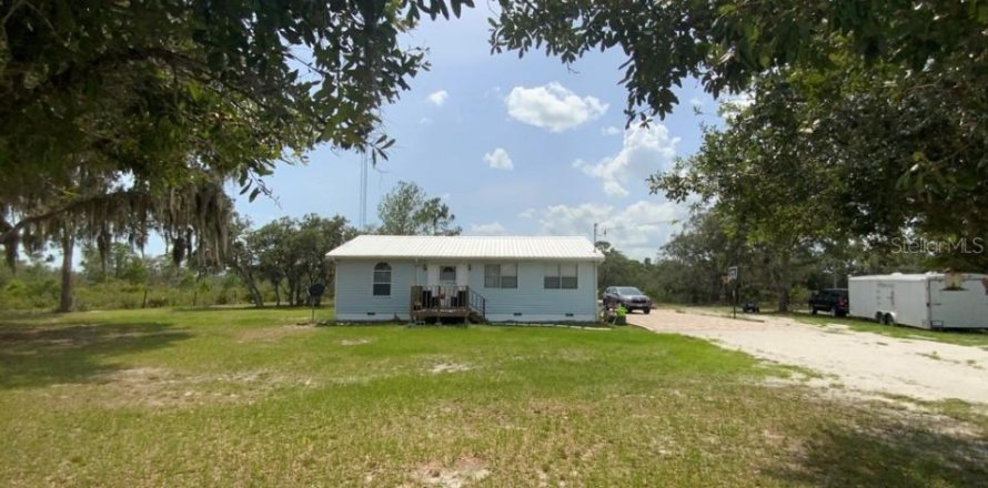 House in Lake Placid, Florida 2 bedrooms, 99.41 sq.m. № 1214705