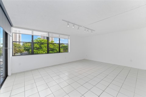 Condo in Aventura, Florida, 3 bedrooms  № 1377108 - photo 8