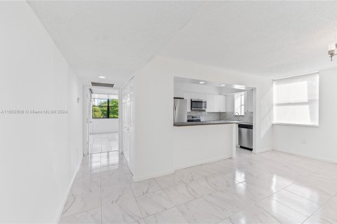 Copropriété à vendre à Aventura, Floride: 3 chambres, 128.21 m2 № 1377108 - photo 7