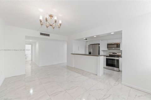 Copropriété à vendre à Aventura, Floride: 3 chambres, 128.21 m2 № 1377108 - photo 3