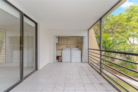 Condo in Aventura, Florida, 3 bedrooms  № 1377108 - photo 22