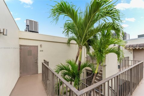 Copropriété à vendre à Aventura, Floride: 3 chambres, 128.21 m2 № 1377108 - photo 25