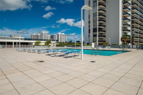 Copropriété à vendre à Aventura, Floride: 2 chambres, 106.09 m2 № 1180421 - photo 16