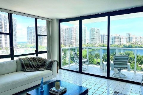 Condominio en venta en Aventura, Florida, 2 dormitorios, 106.09 m2 № 1180421 - foto 4