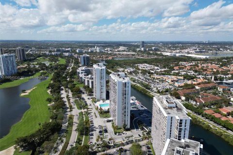 Condo in Aventura, Florida, 2 bedrooms  № 1180421 - photo 14