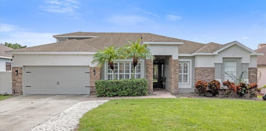 House in Orlando, Florida 6 bedrooms, 281.87 sq.m. № 1356390