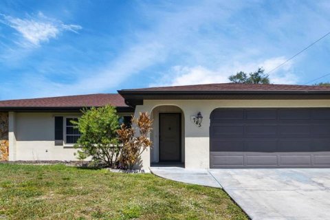 House in Port Charlotte, Florida 3 bedrooms, 127.55 sq.m. № 1295991 - photo 3