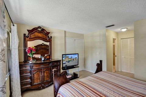 Condo in Tamarac, Florida, 2 bedrooms  № 1171564 - photo 19