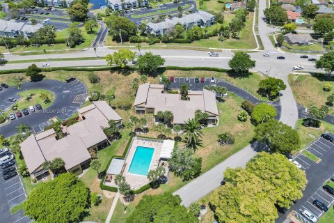 Copropriété à vendre à Tamarac, Floride: 2 chambres, 121.33 m2 № 1171564 - photo 4