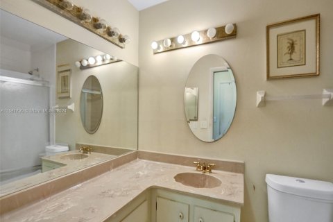 Condo in Tamarac, Florida, 2 bedrooms  № 1171564 - photo 20