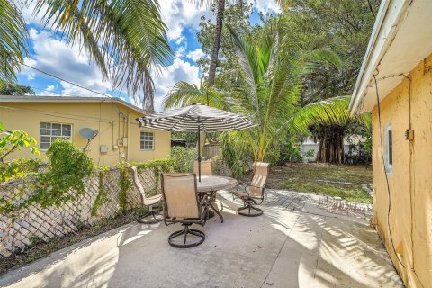 Villa ou maison à vendre à Fort Lauderdale, Floride: 2 chambres, 88.72 m2 № 1221365 - photo 1