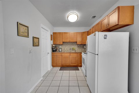 House in Fort Lauderdale, Florida 2 bedrooms, 88.72 sq.m. № 1221365 - photo 26