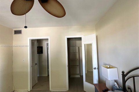 Condo in Fort Lauderdale, Florida, 1 bedroom  № 1370414 - photo 13