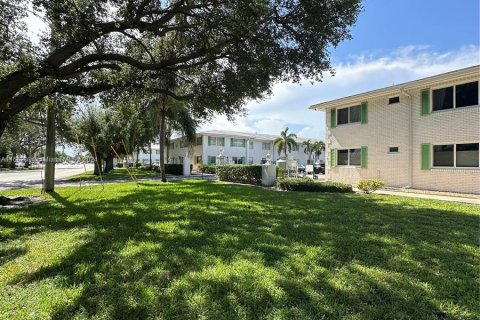 Condo in Fort Lauderdale, Florida, 1 bedroom  № 1370414 - photo 3