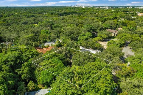 Terreno en venta en Miami, Florida № 1370377 - foto 1