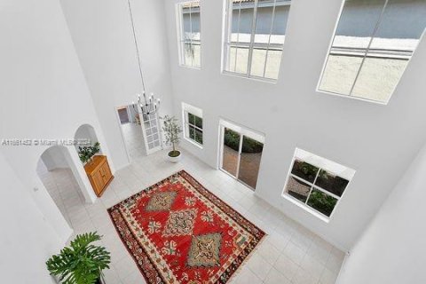 Villa ou maison à louer à Doral, Floride: 4 chambres, 249.16 m2 № 1370375 - photo 1