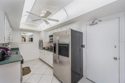 Condo in Satellite Beach, Florida, 2 bedrooms  № 1377782 - photo 16