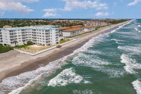 Condominio en venta en Satellite Beach, Florida, 2 dormitorios, 97.27 m2 № 1377782 - foto 6