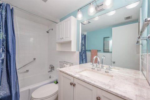 Condo in Satellite Beach, Florida, 2 bedrooms  № 1377782 - photo 26