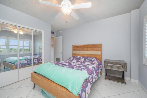 Condo in Satellite Beach, Florida, 2 bedrooms  № 1377782 - photo 24