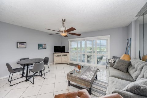 Condominio en venta en Satellite Beach, Florida, 2 dormitorios, 97.27 m2 № 1377782 - foto 13