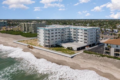 Condo in Satellite Beach, Florida, 2 bedrooms  № 1377782 - photo 3