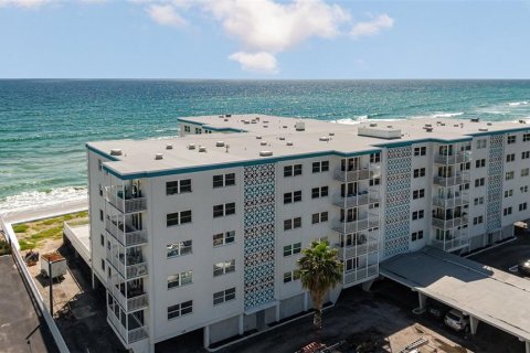 Condo in Satellite Beach, Florida, 2 bedrooms  № 1377782 - photo 2