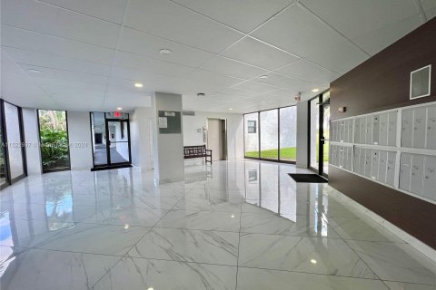 Condominio en venta en Weston, Florida, 2 dormitorios, 128.39 m2 № 975963 - foto 2