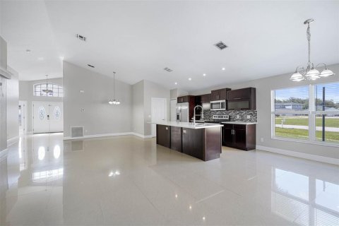 Casa en venta en Kissimmee, Florida, 4 dormitorios, 178.47 m2 № 1383315 - foto 5