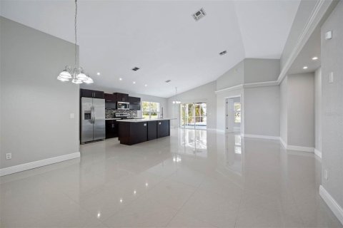 Casa en venta en Kissimmee, Florida, 4 dormitorios, 178.47 m2 № 1383315 - foto 2