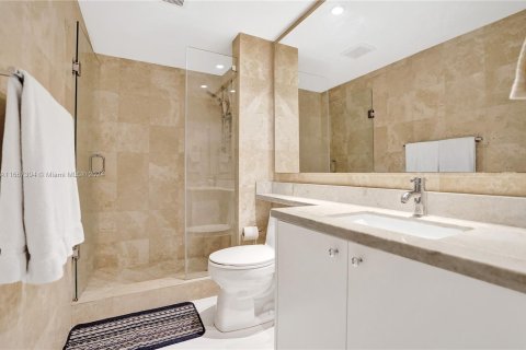 Condo in Aventura, Florida, 2 bedrooms  № 1383586 - photo 9