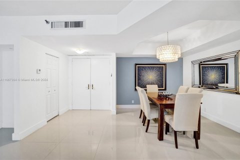 Copropriété à vendre à Aventura, Floride: 2 chambres, 136.57 m2 № 1383586 - photo 19