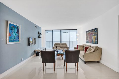 Condominio en venta en Aventura, Florida, 2 dormitorios, 136.57 m2 № 1383586 - foto 21