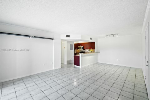 Condo in Cutler Bay, Florida, 2 bedrooms  № 1380567 - photo 3