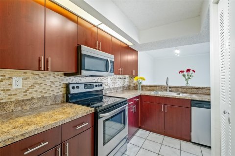 Condo in Cutler Bay, Florida, 2 bedrooms  № 1380567 - photo 5