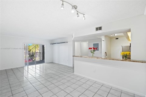 Condo in Cutler Bay, Florida, 2 bedrooms  № 1380567 - photo 2