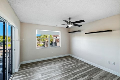 Condo in Cutler Bay, Florida, 2 bedrooms  № 1380567 - photo 19