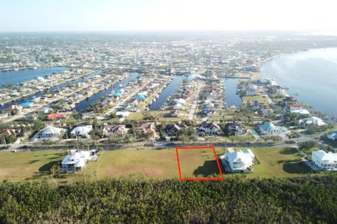 Terreno en venta en Port Charlotte, Florida № 228193 - foto 3