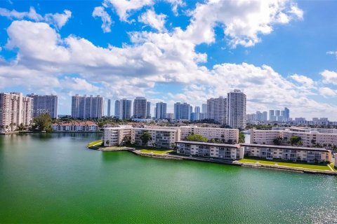 Condo in Aventura, Florida, 2 bedrooms  № 1380623 - photo 27